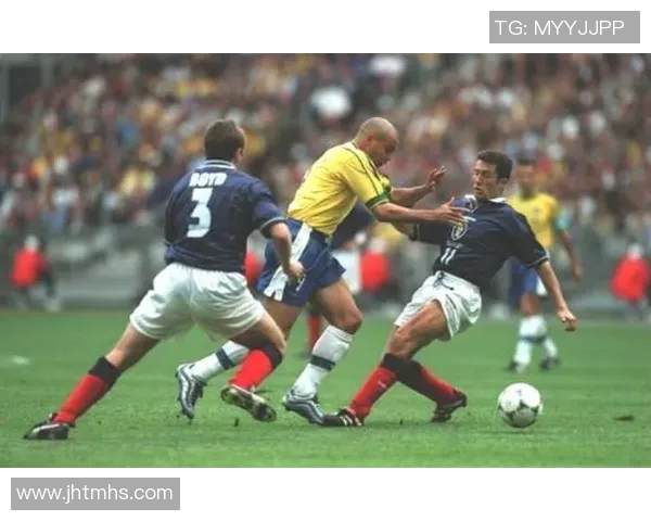 九八足球明星赛回顾罗纳尔多的传奇表现与精彩瞬间