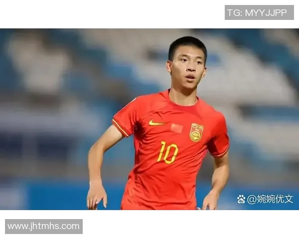 中国现代足球明星球员的崛起与发展历程探讨