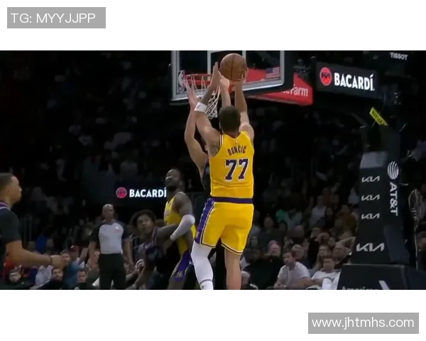 湖人对决热火精彩转播全程回顾与赛后分析尽在此处